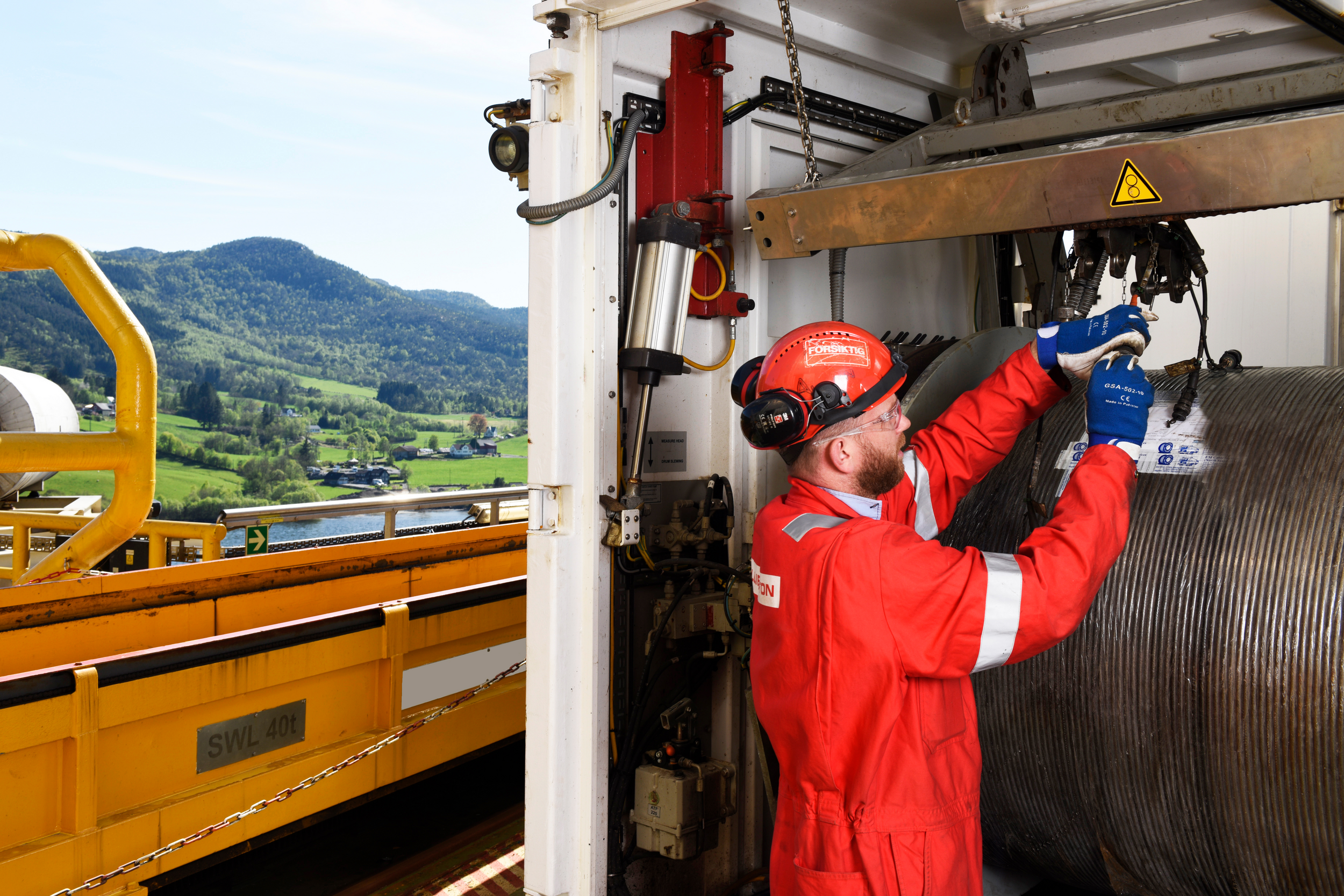 High-resolution downhole data collection for improved performance